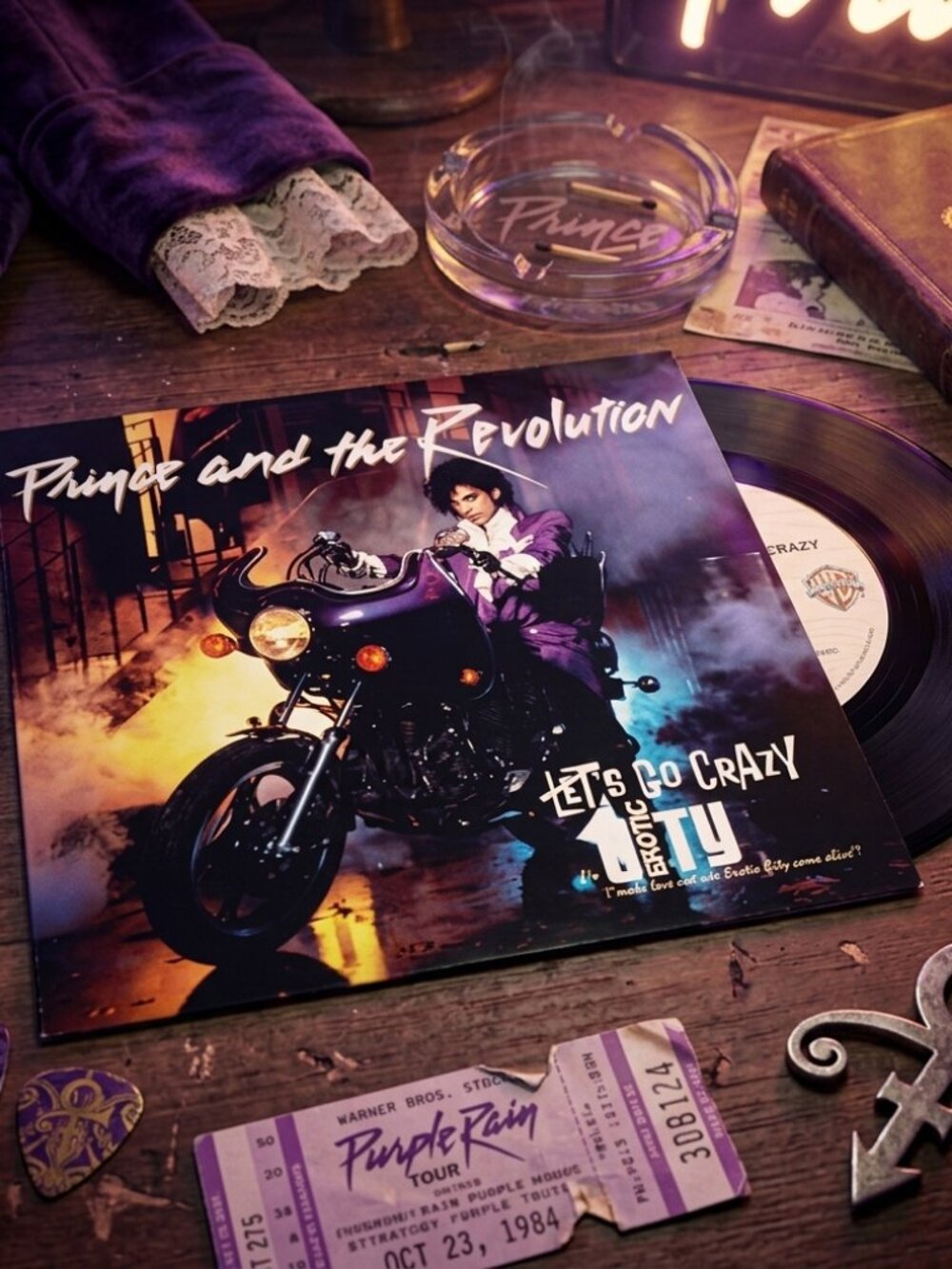 🎸💜🕊️Prince & The Revolution "Let's Go Crazy" 1984 7" Vinyl 45 Single☔️💜🎸
